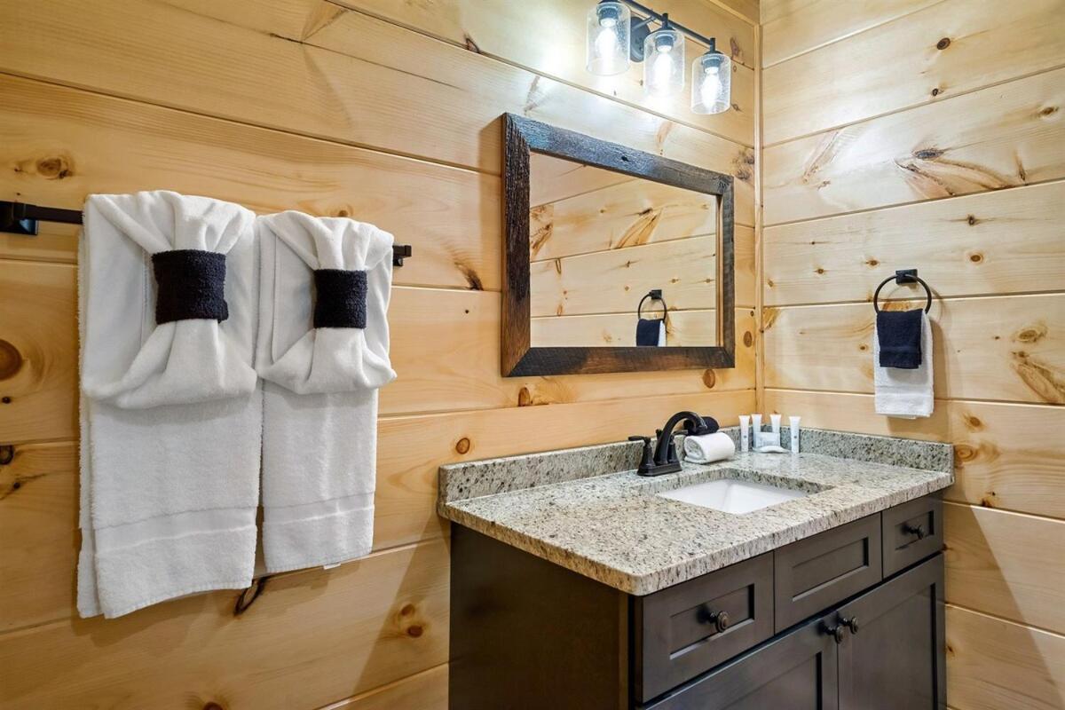 Holiday home Secluded Hot Tub, Game And Fireplace *