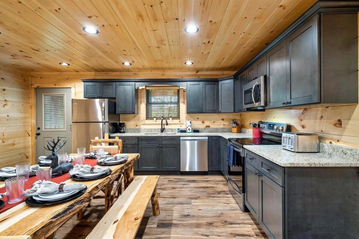 Secluded Hot Tub, Game And Fireplace * Pigeon Forge