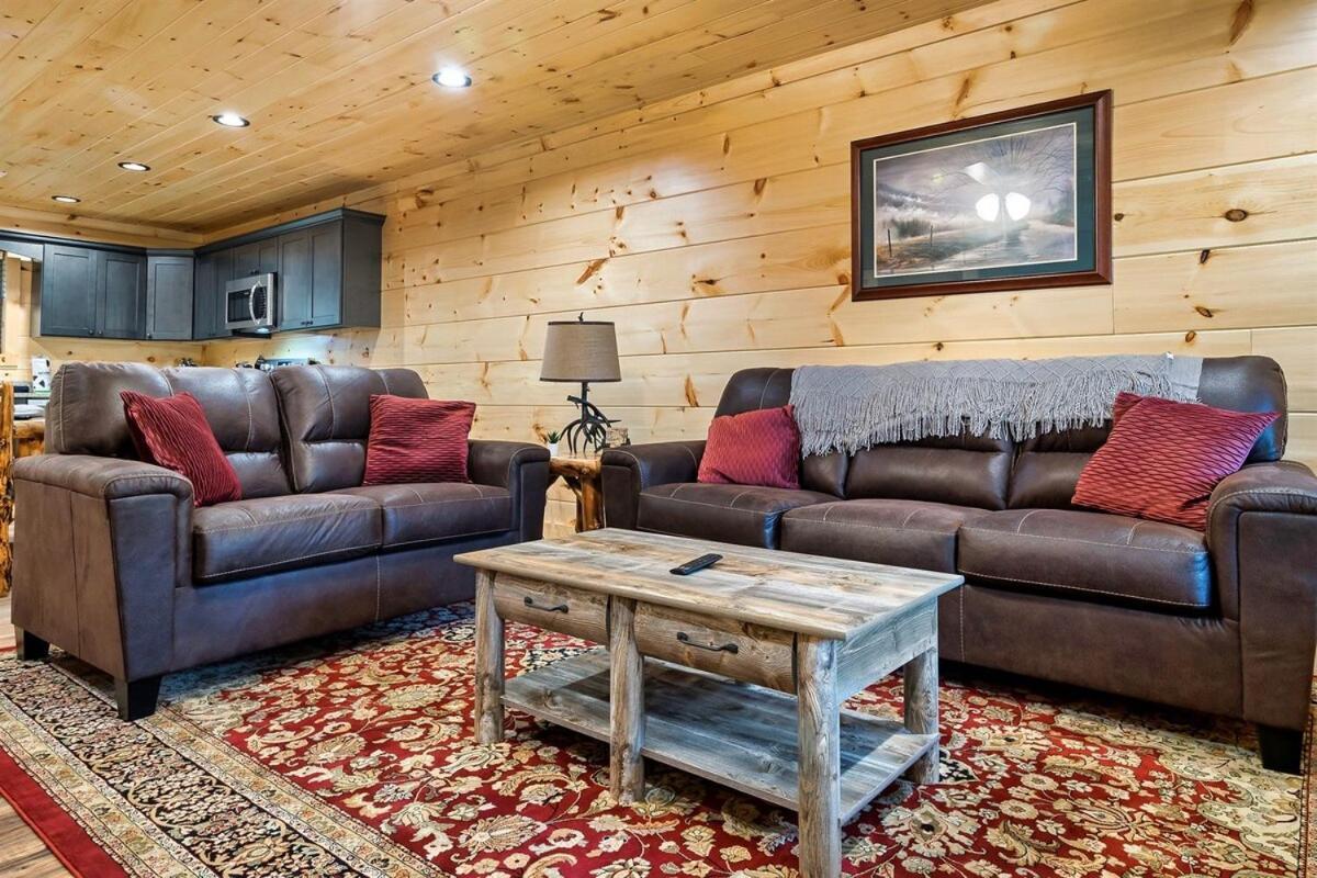 Holiday home Secluded Hot Tub, Game And Fireplace