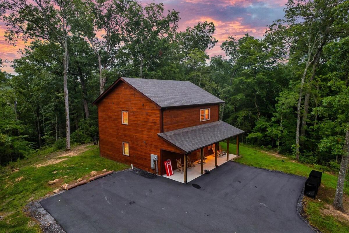 Secluded Hot Tub, Game And Fireplace Holiday home *