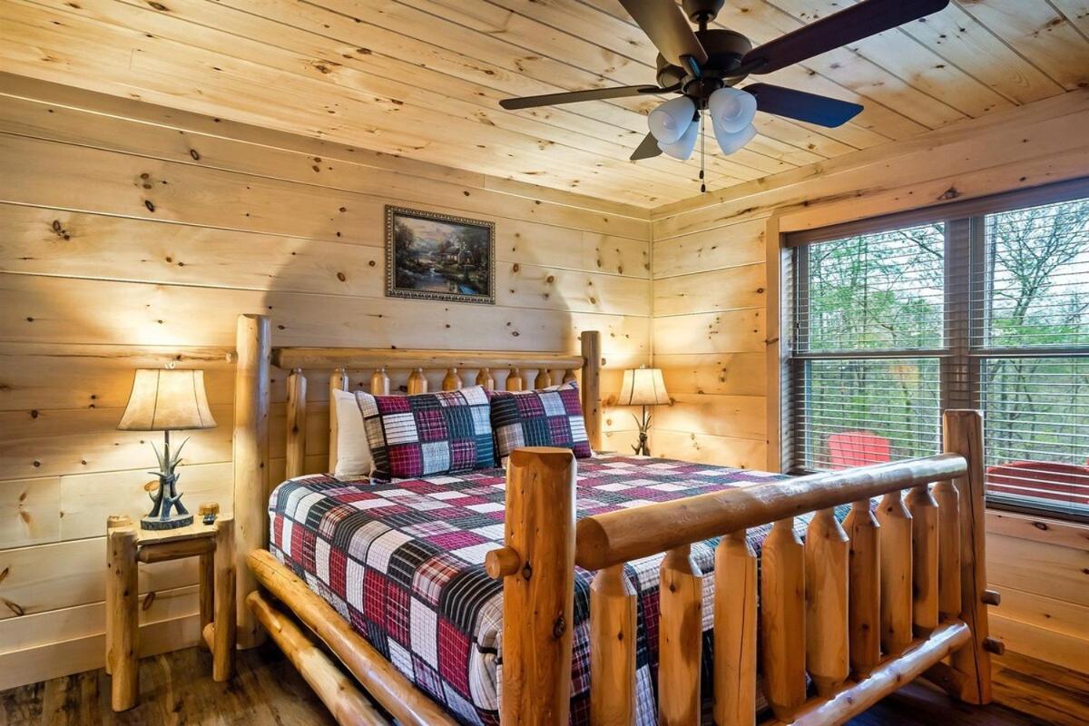 Secluded Hot Tub, Game And Fireplace Holiday home Pigeon Forge