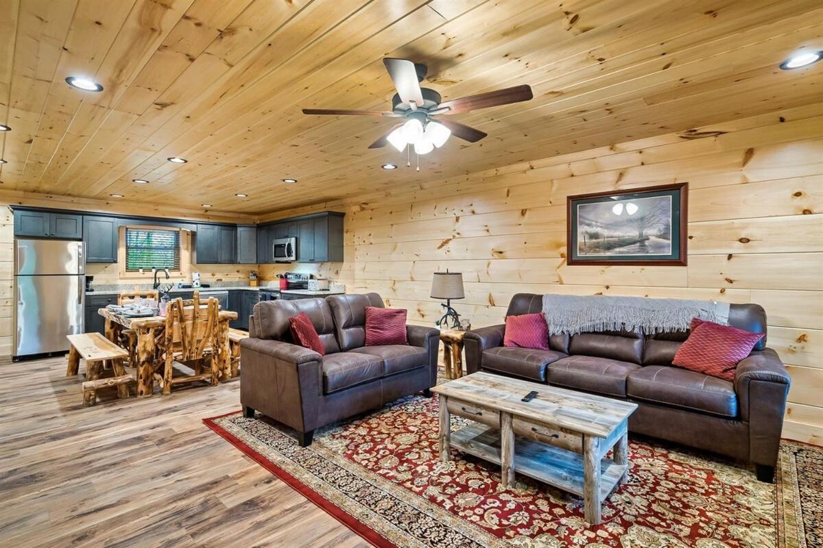 Secluded Hot Tub, Game And Fireplace Holiday home *