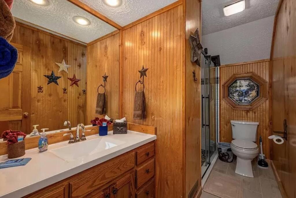 Beary Peaceful Smokies Retreat: Hot-tub & Pools Pigeon Forge