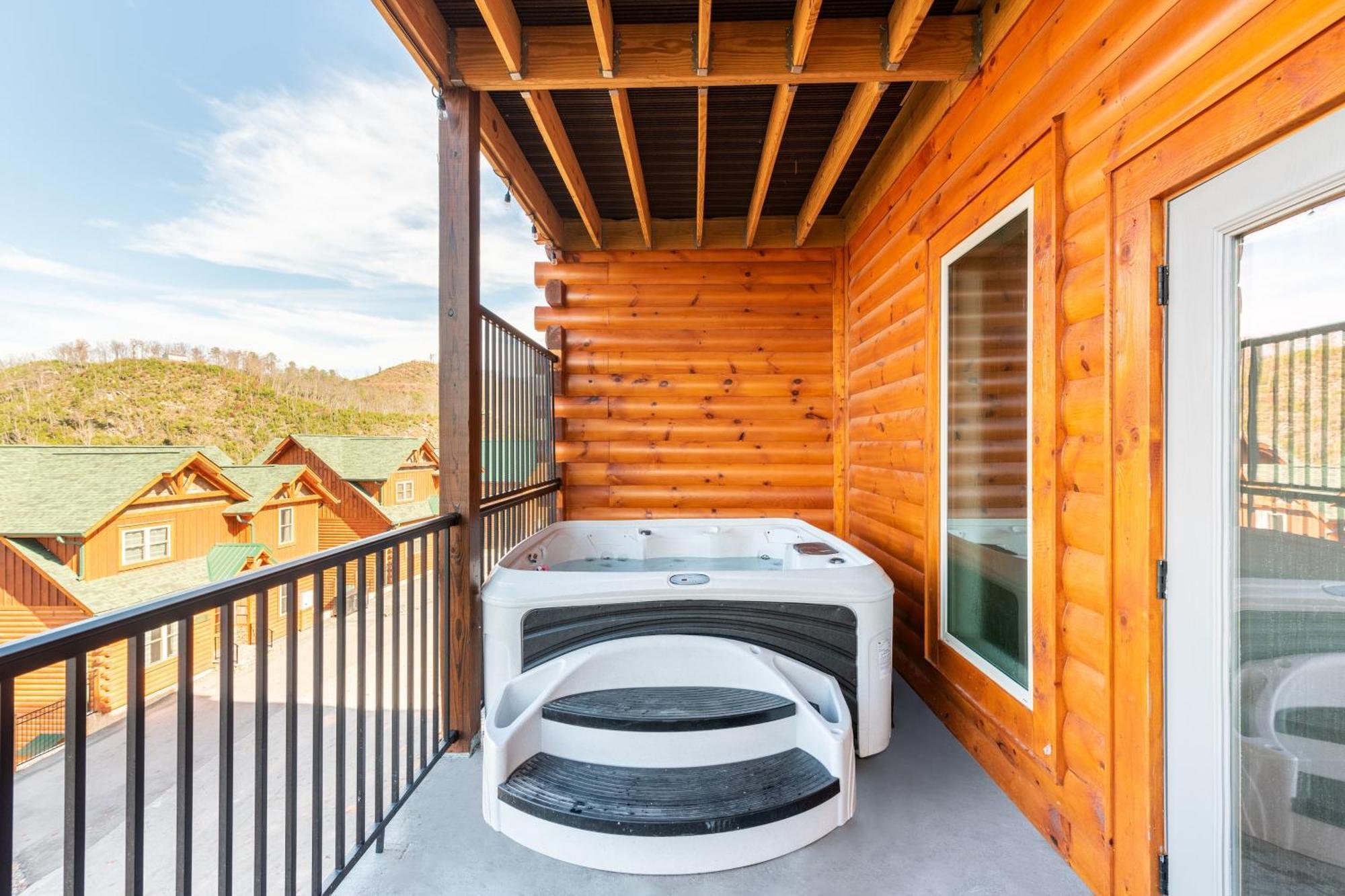 Holiday home Duval By Avantstay 10min To Dt W Indoor Pool Hot Tub Amazing Views Pigeon Forge