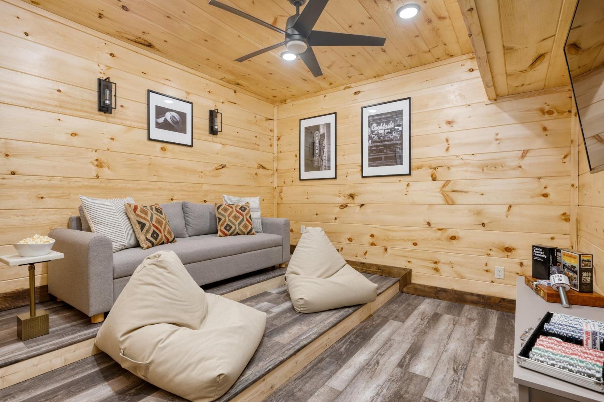 Holiday home Duval By Avantstay 10min To Dt W Indoor Pool Hot Tub Amazing Views *