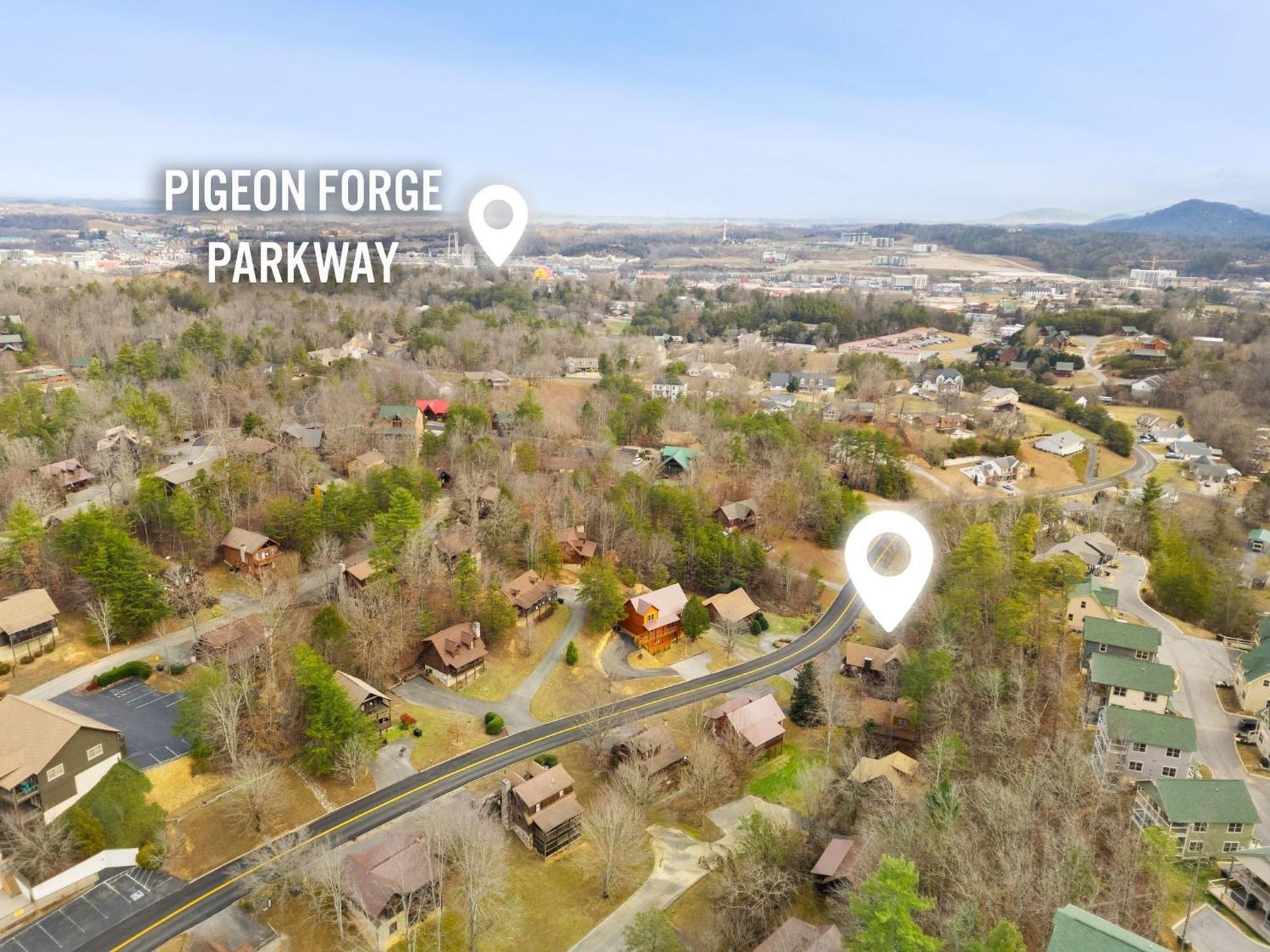 Er40 - The Bear Pause -great Location,,,close To The Action! Pigeon Forge
