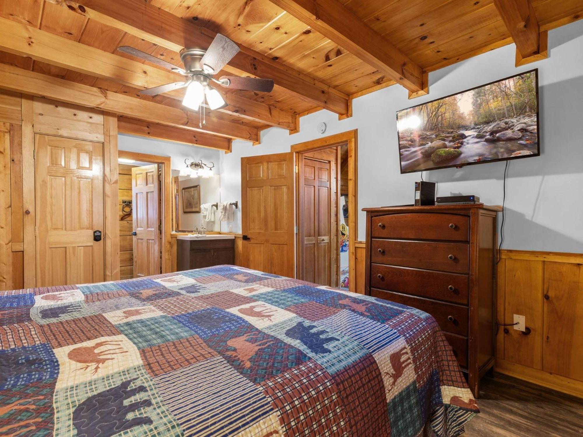 Er40 - The Bear Pause -great Location,,,close To The Action! * Pigeon Forge