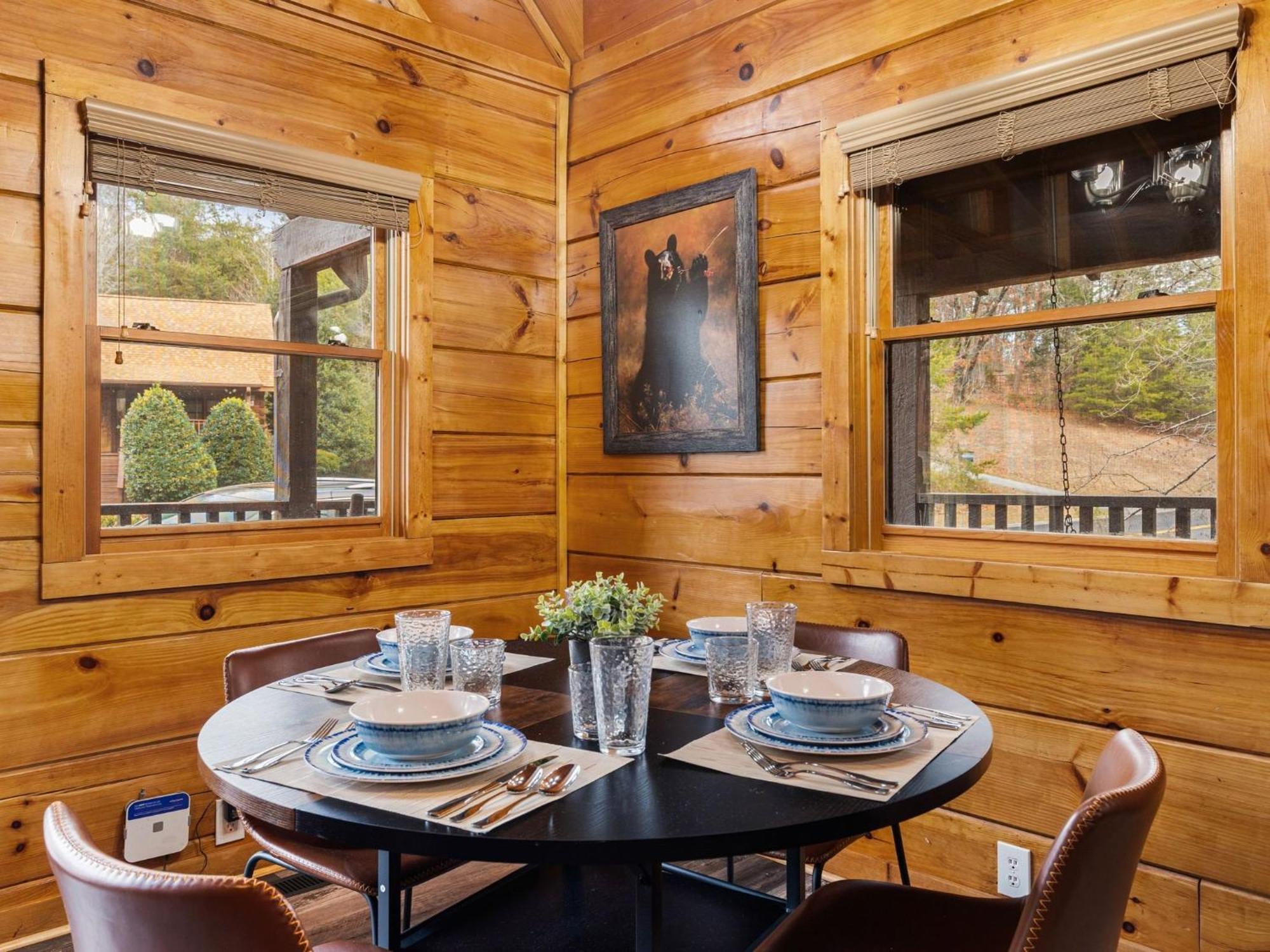 Er40 - The Bear Pause -great Location,,,close To The Action! * Pigeon Forge