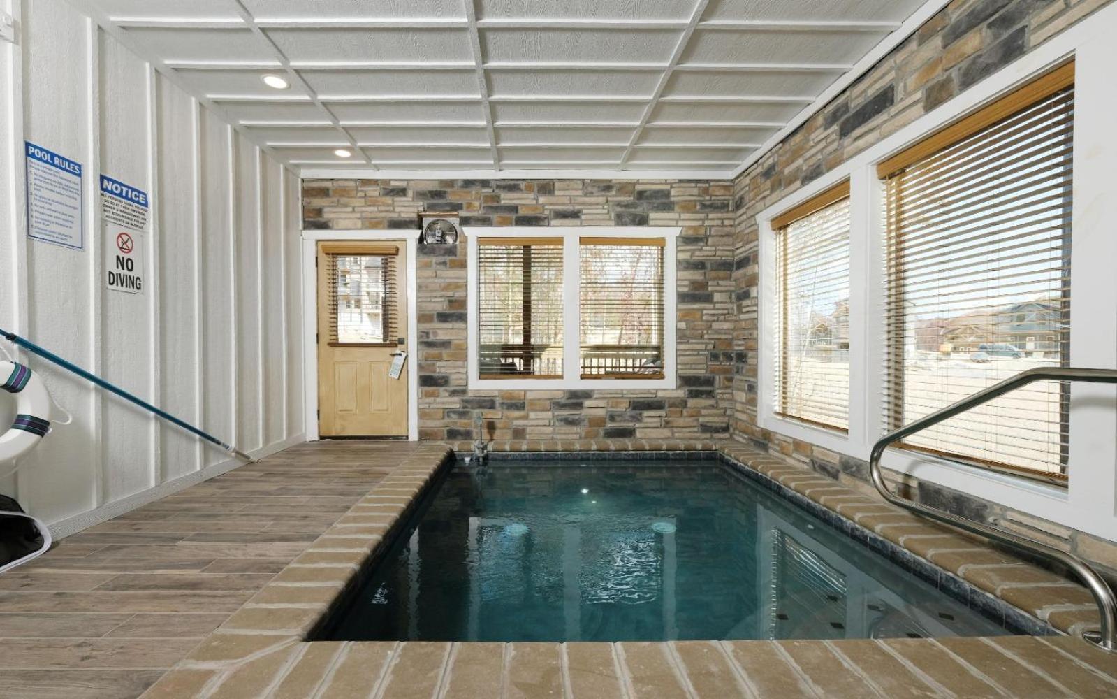 A Pools Paradise Villa Pigeon Forge