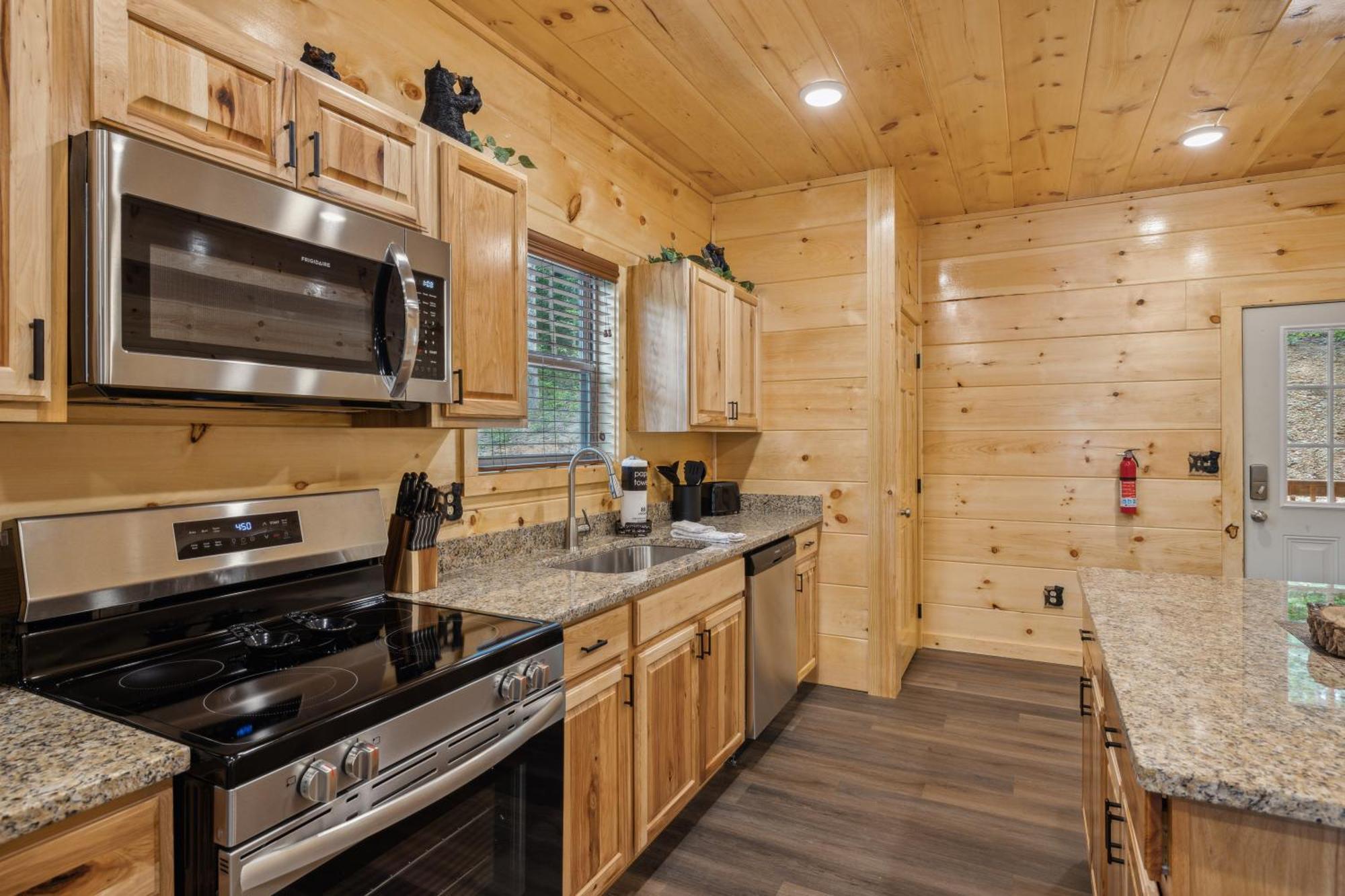 On Blackbeary Hill A Cozy 3 Bedroom Perfect For A Getaway In An Enchanting Forest Setting Holiday home