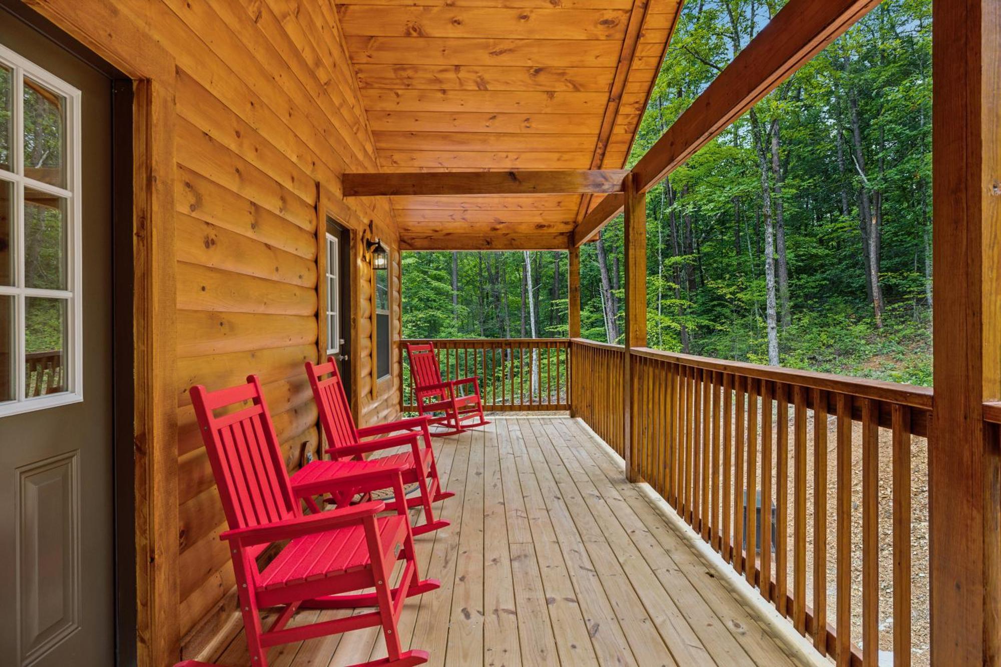 On Blackbeary Hill A Cozy 3 Bedroom Perfect For A Getaway In An Enchanting Forest Setting *
