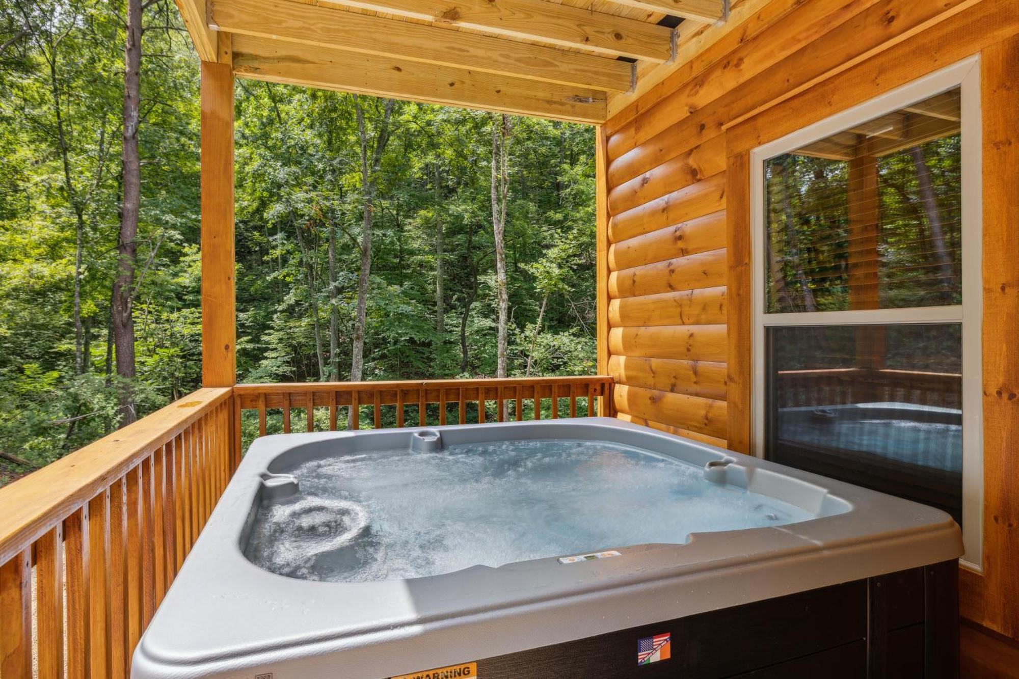 On Blackbeary Hill A Cozy 3 Bedroom Perfect For A Getaway In An Enchanting Forest Setting *