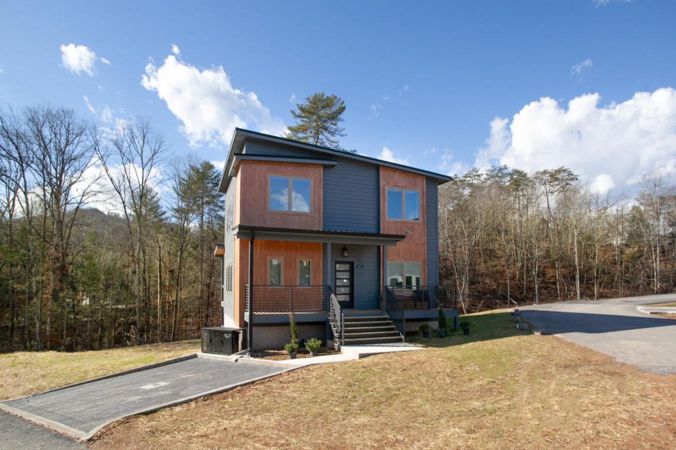 Stunning Heights Retreat Hot Tub, Mtn Views And Pigeon Forge