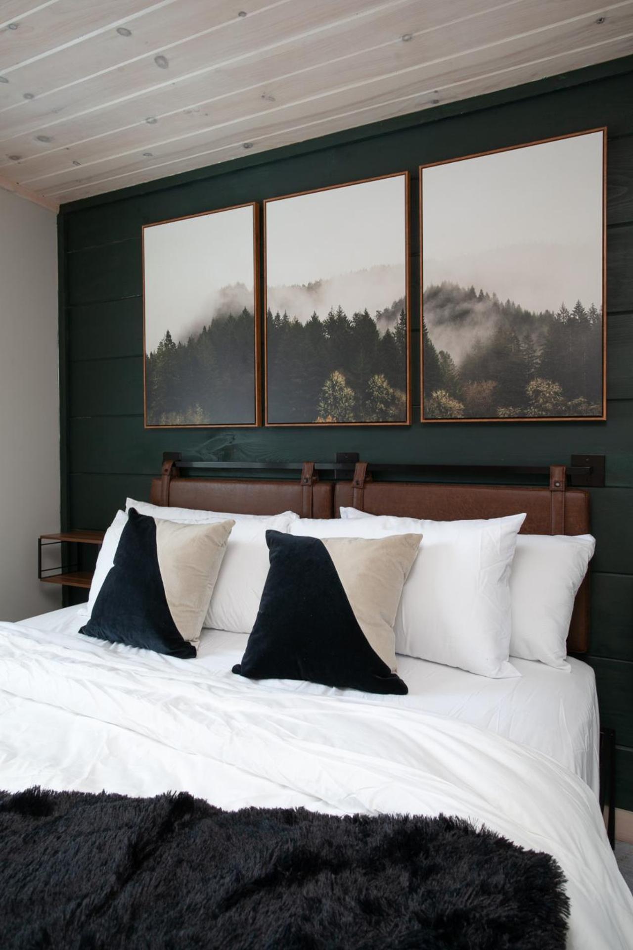 Stunning Heights Retreat Hot Tub, Mtn Views And Holiday home *