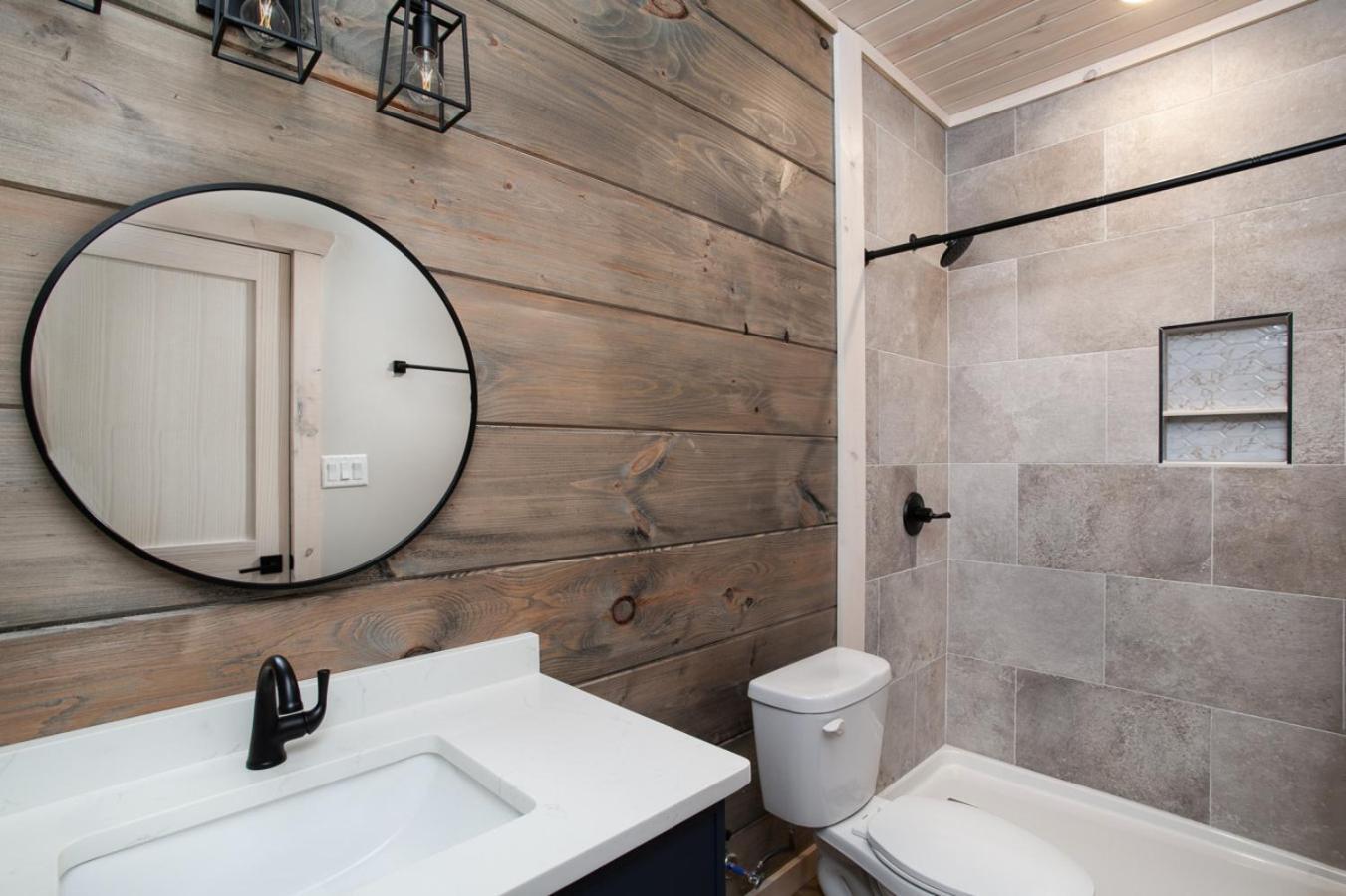 Stunning Heights Retreat Hot Tub, Mtn Views And * Pigeon Forge