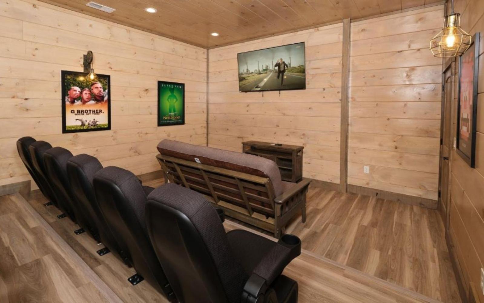 Hibernation Wonderland Villa Pigeon Forge