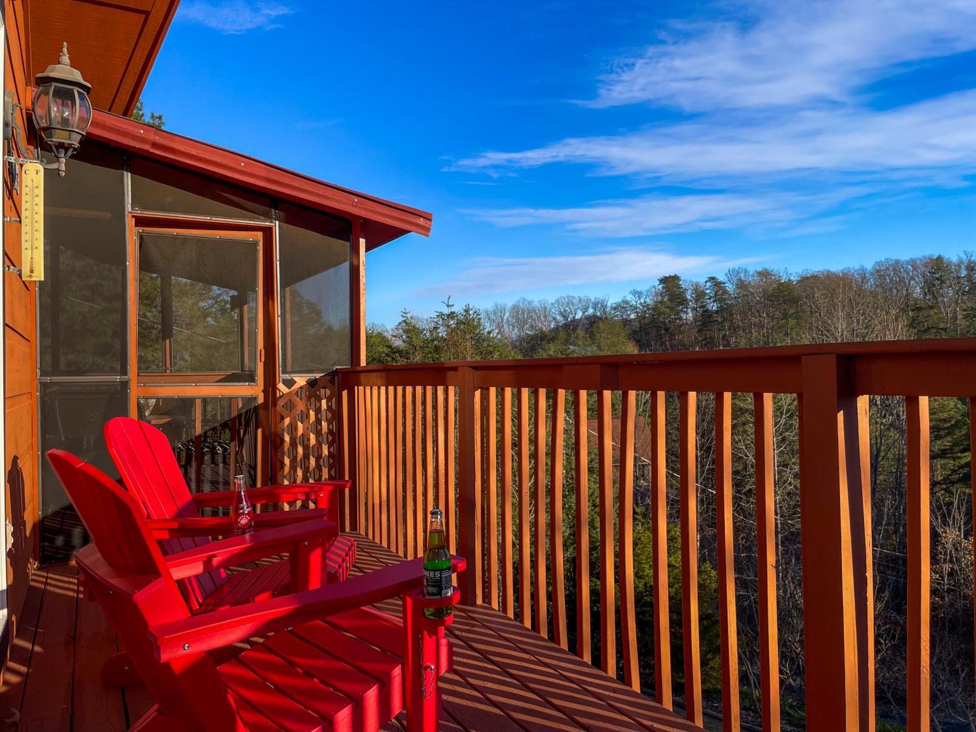 Luxurious Cabin, W/ Hottub, Easydrive, Arcade Game, Panoramic Views * Pigeon Forge