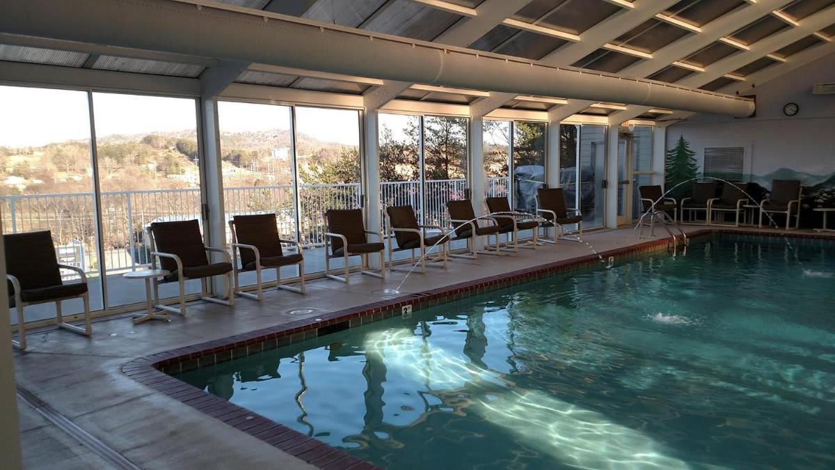 Dolly's Hideout - Newly Renovated, Less Than 1 Mi To Parkway Holiday home *