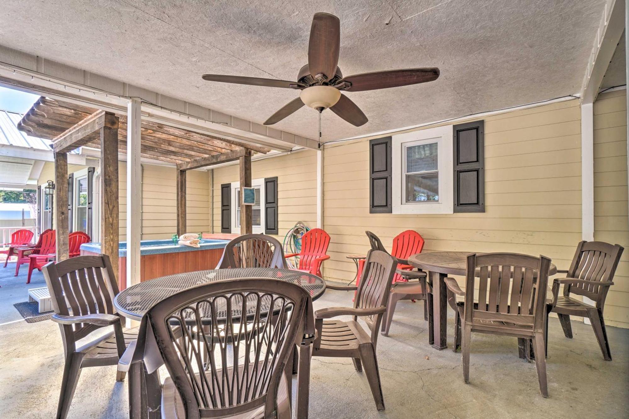 By Dollywood With Private Pool! Holiday home Pigeon Forge