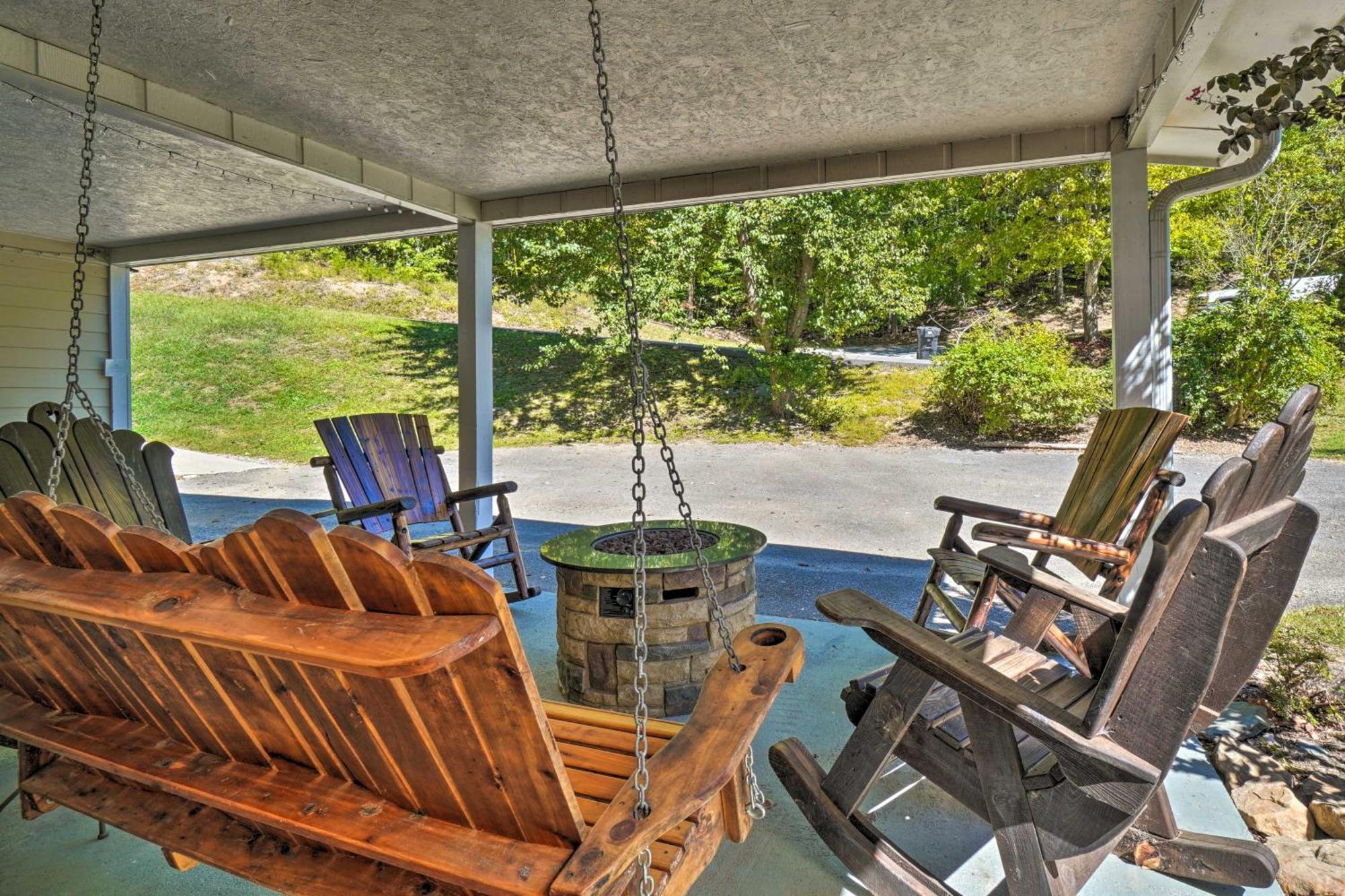 By Dollywood With Private Pool! Pigeon Forge