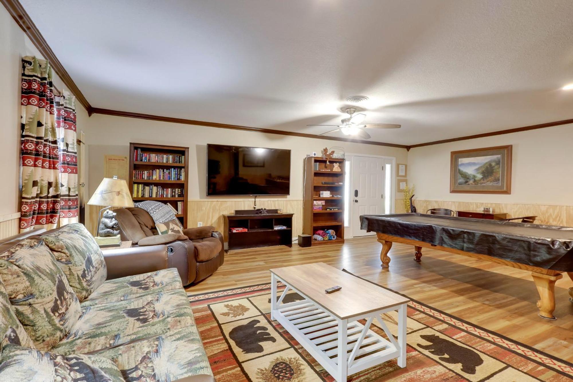 By Dollywood With Private Pool! Holiday home Pigeon Forge