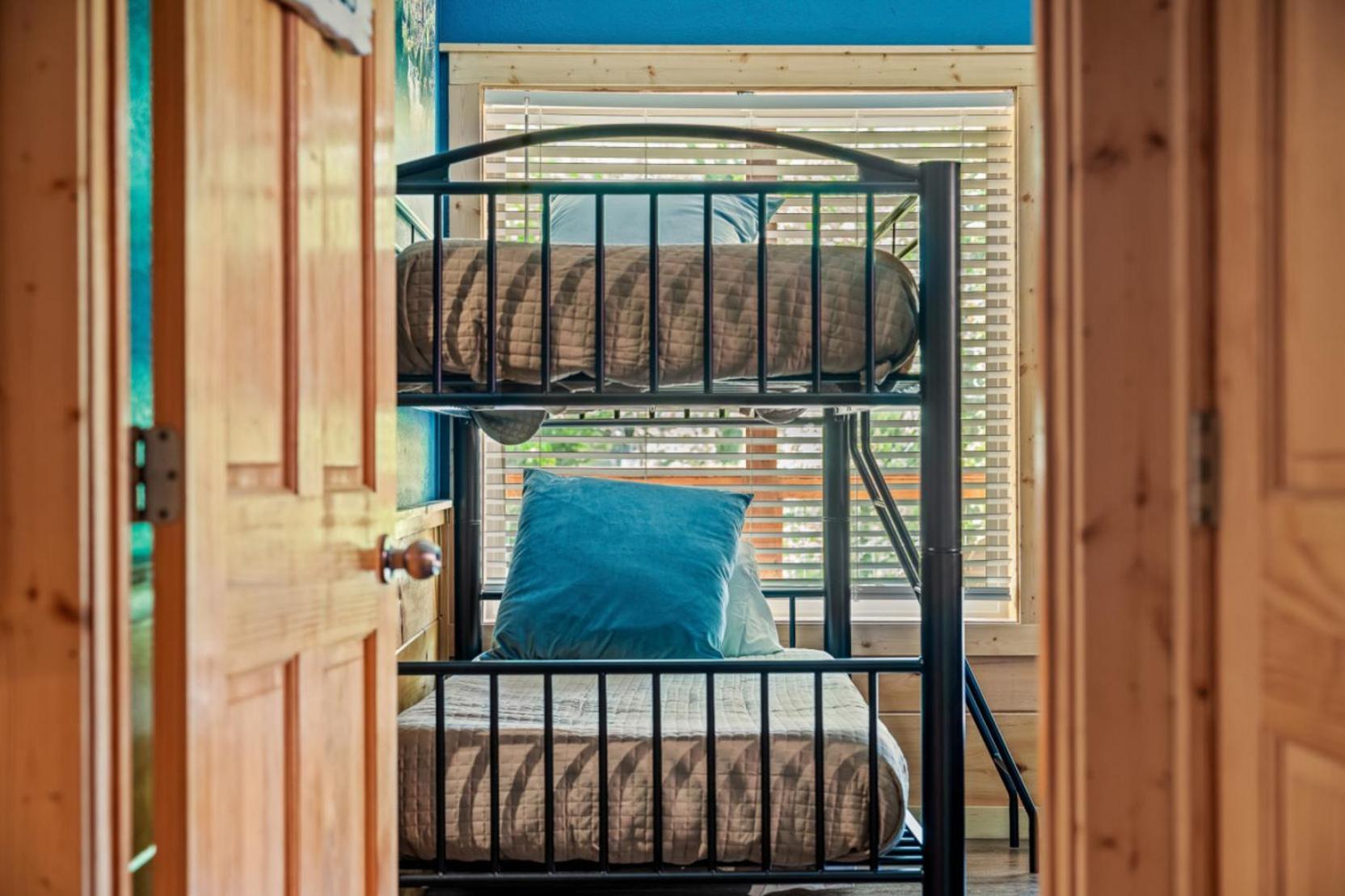 Holiday home Elegant Elite Estate By Ghosal Luxury *