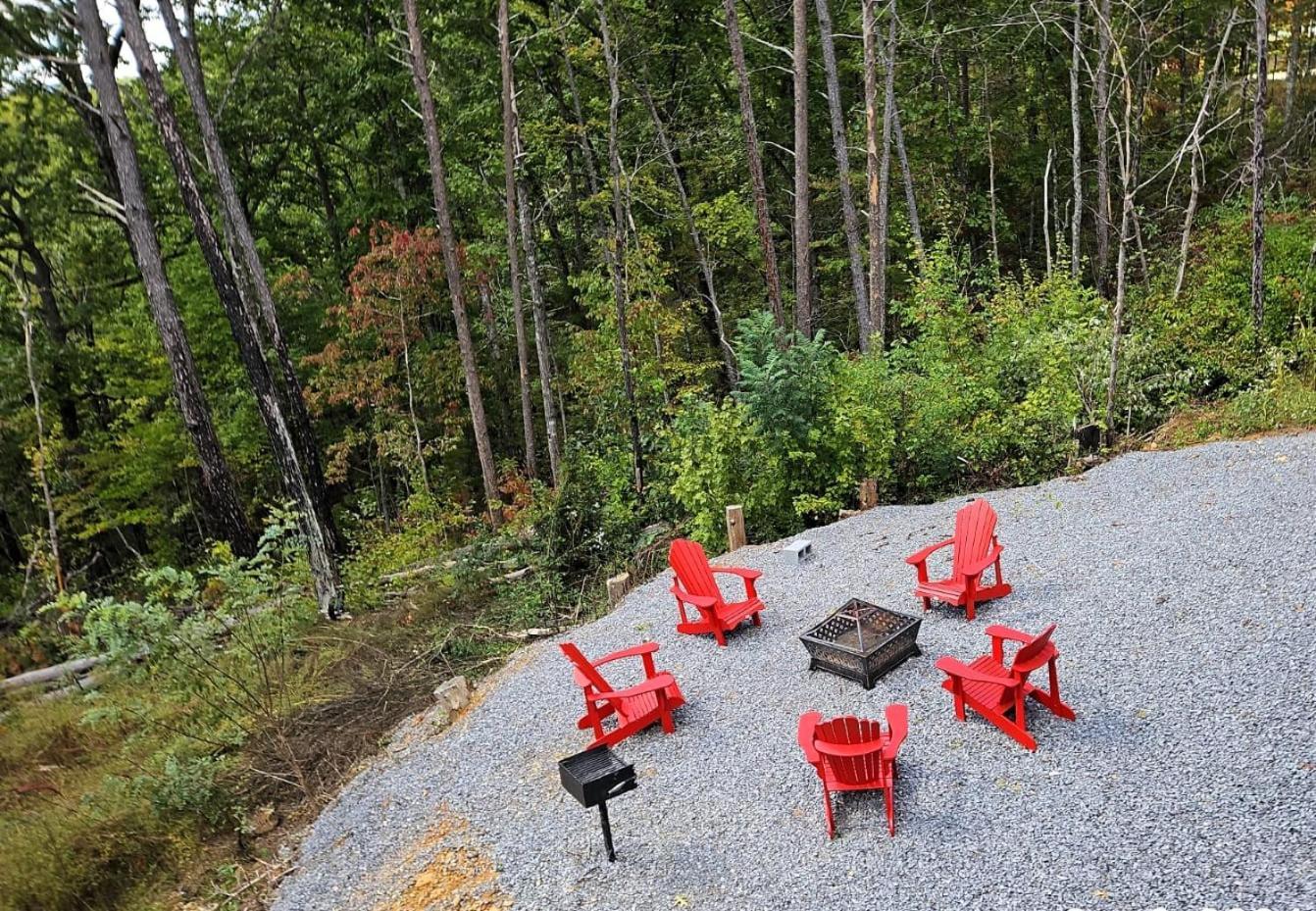 Scenic Views, Game Room, Hot Tub, Fireplace, Bbq Holiday home