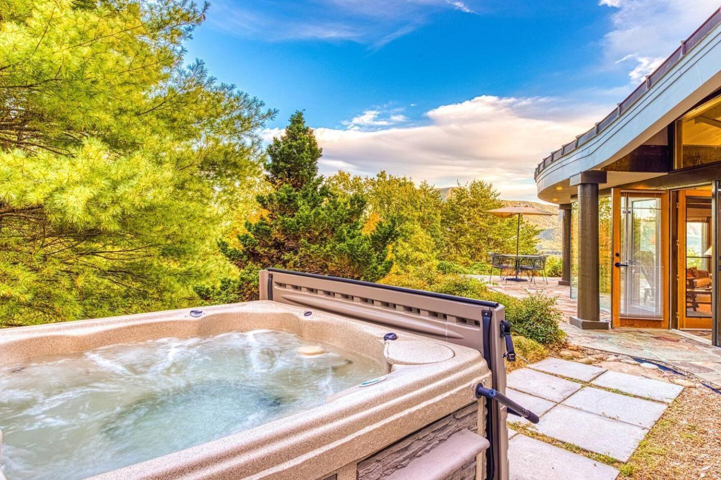 Holiday home Belltop: Mountaintop Retreat With Views In Tn Pigeon Forge