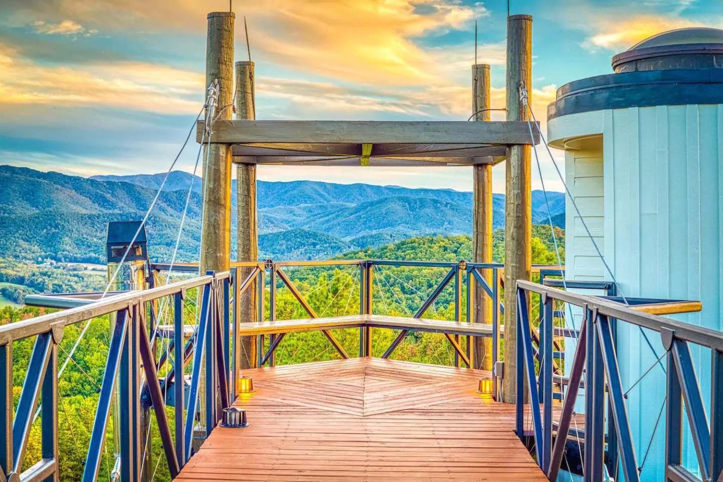Belltop: Mountaintop Retreat With Views In Tn Pigeon Forge