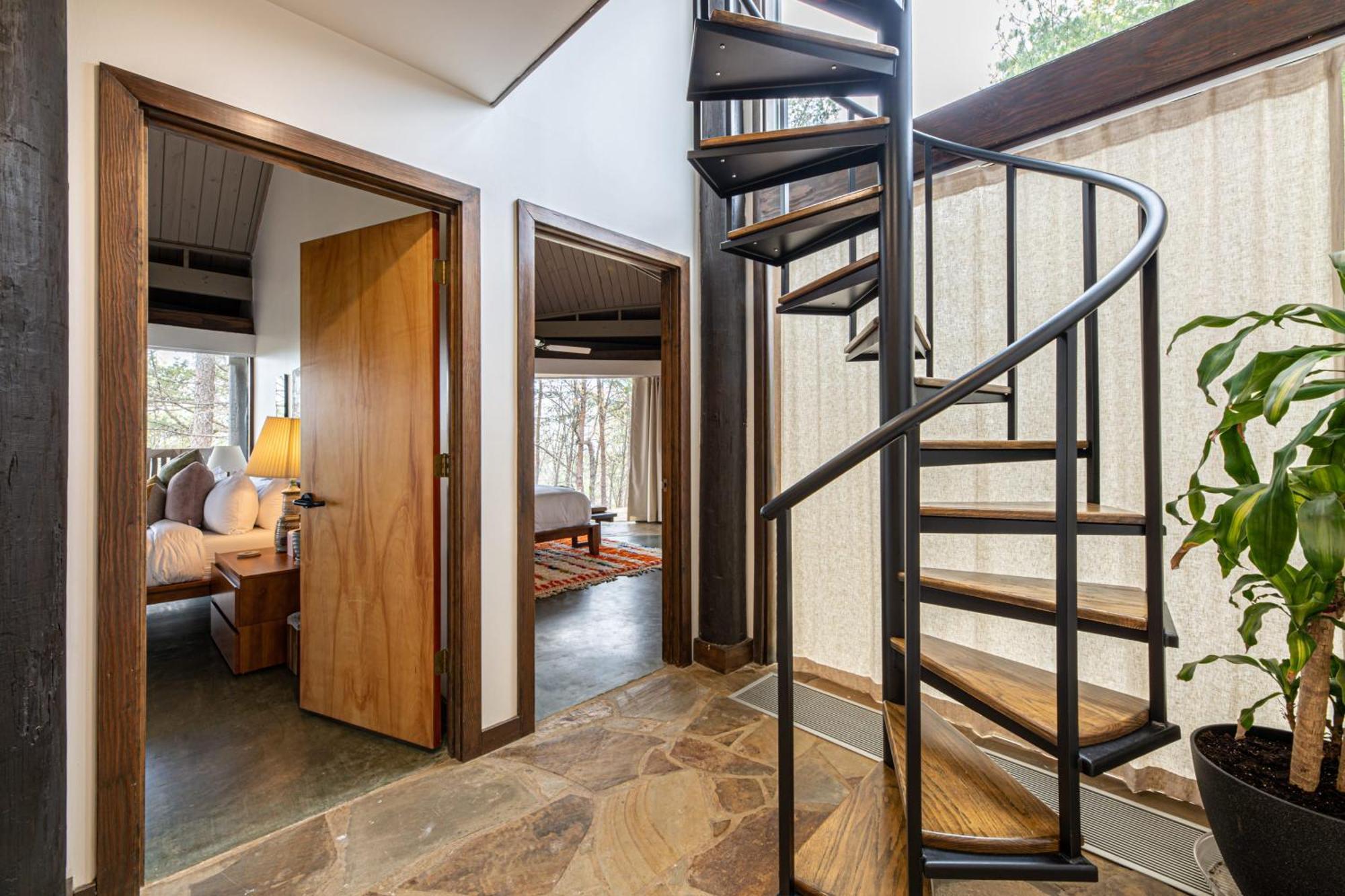 Belltop: Mountaintop Retreat With Views In Tn Holiday home Pigeon Forge