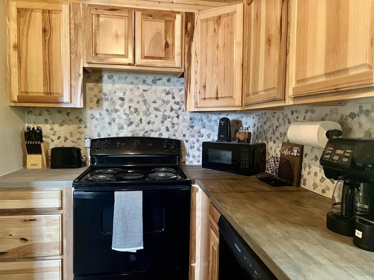 Holiday home Whiskey Ridge 3 Bdrm Cabin-firepit, Fenced Yard, Hot Tub Pigeon Forge