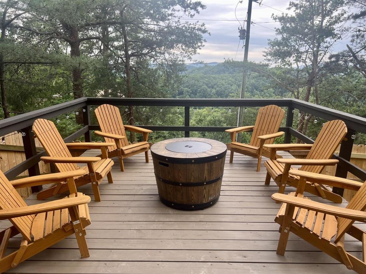 Whiskey Ridge 3 Bdrm Cabin-firepit, Fenced Yard, Hot Tub