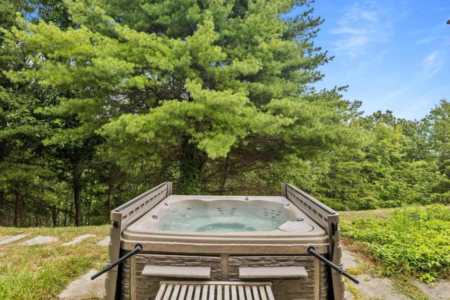 Holiday home Belltop: Mountaintop Retreat With Views In Tn *