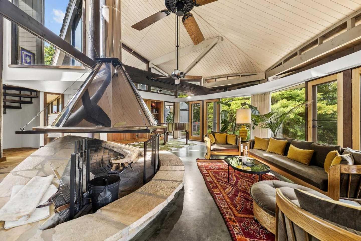 Belltop: Mountaintop Retreat With Views In Tn Pigeon Forge