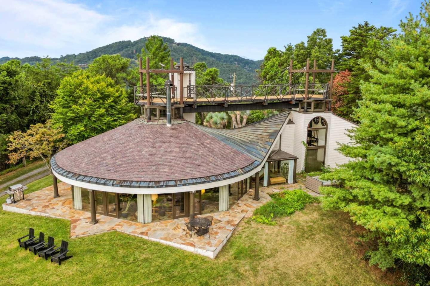 Belltop: Mountaintop Retreat With Views In Tn