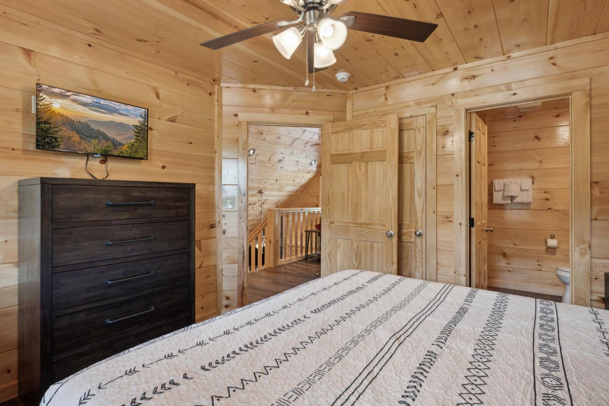 Are My Sunshine - 3 Bedroom - Downtown Pigeon Forge!! Holiday home