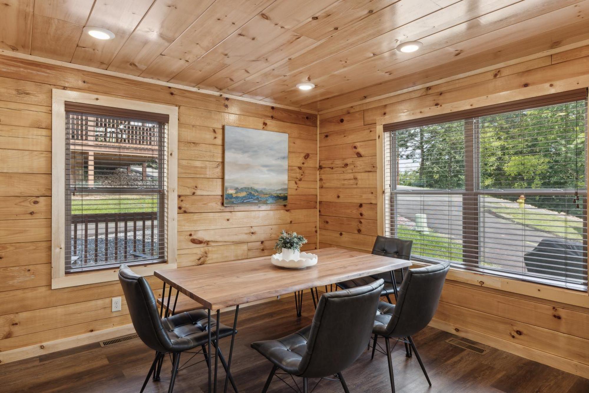 Are My Sunshine - 3 Bedroom - Downtown Pigeon Forge!! Pigeon Forge