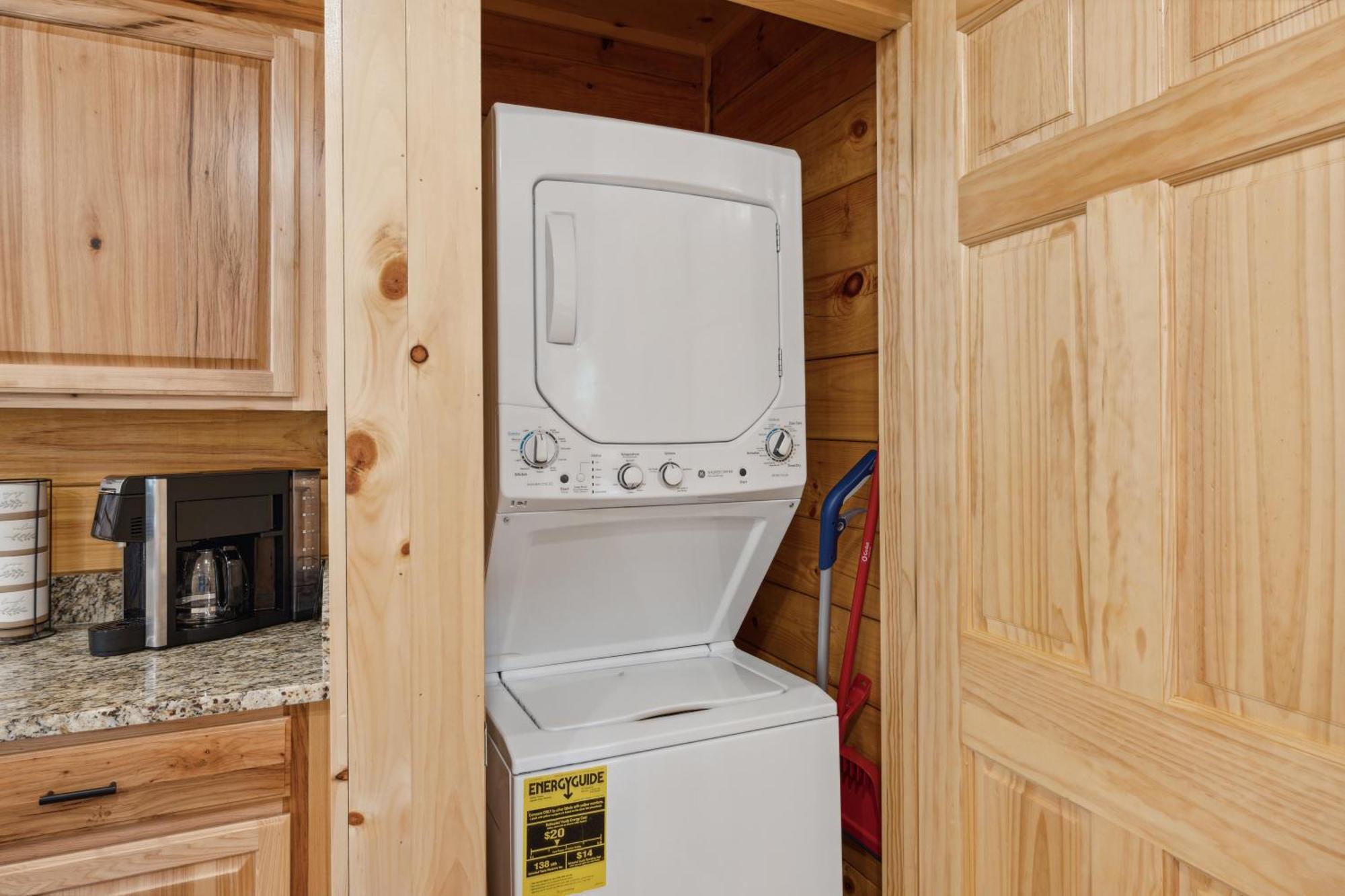 Are My Sunshine - 3 Bedroom - Downtown Pigeon Forge!! Pigeon Forge