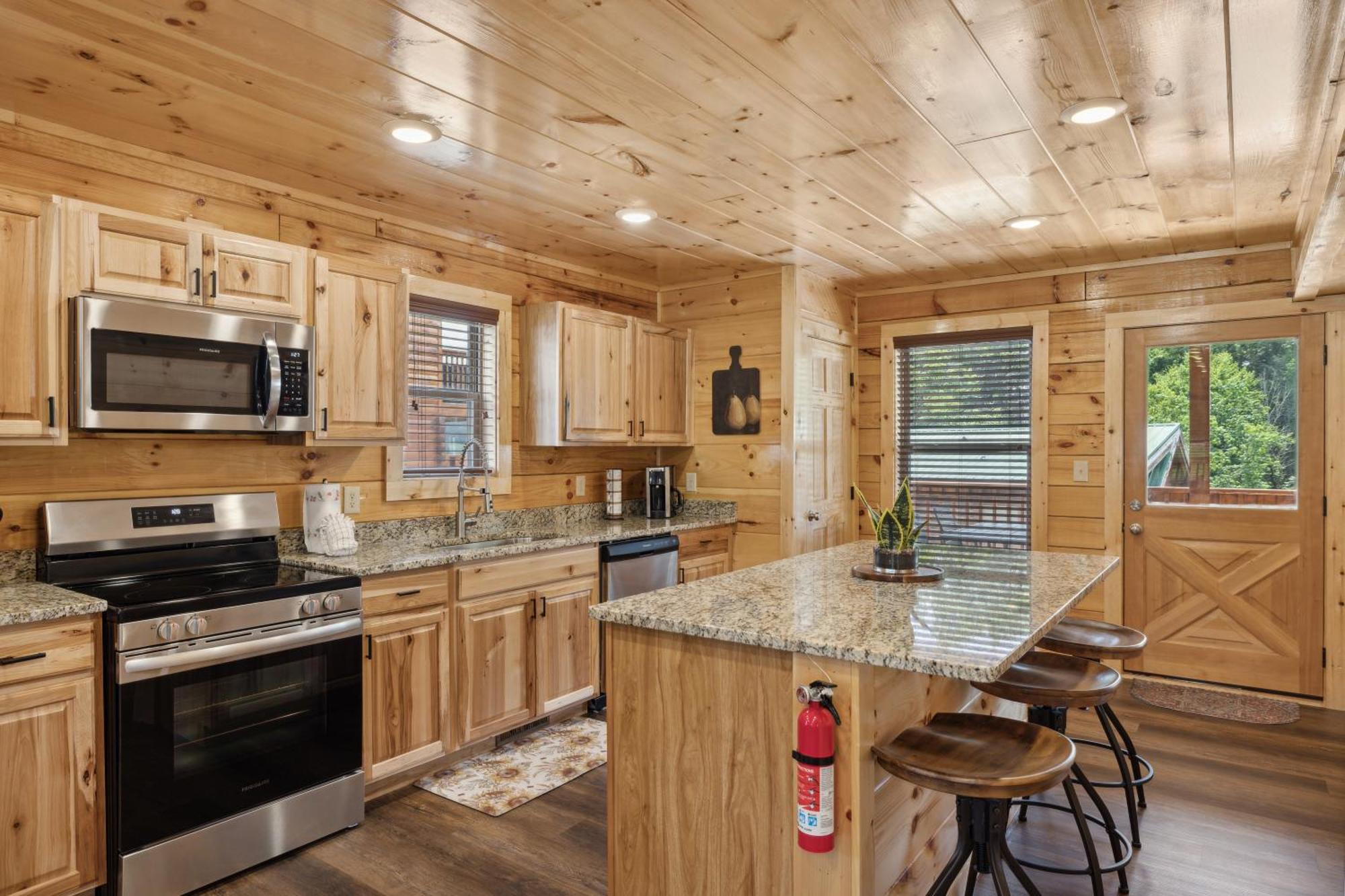Are My Sunshine - 3 Bedroom - Downtown Pigeon Forge!!