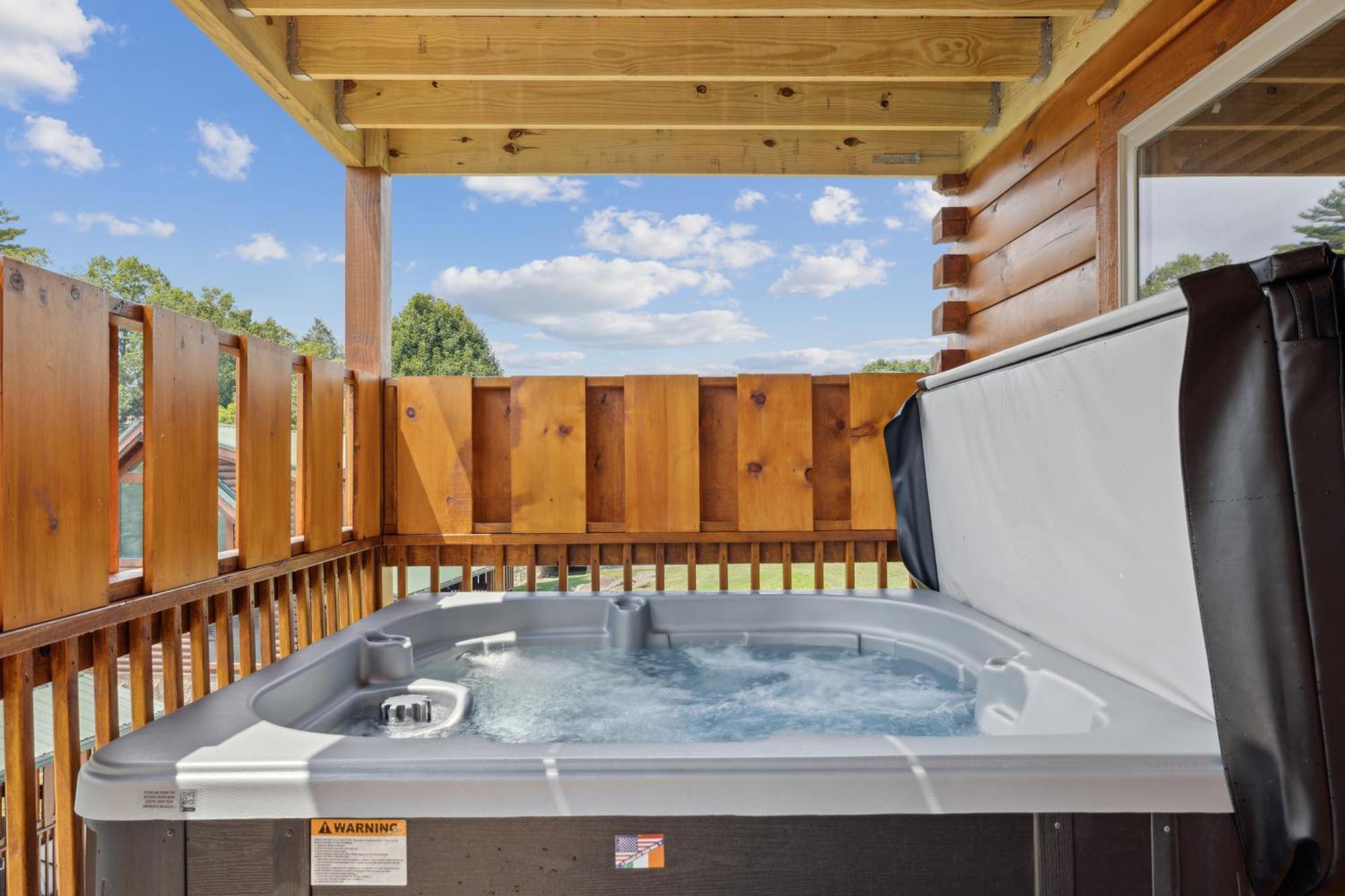 Are My Sunshine - 3 Bedroom - Downtown Pigeon Forge!! *