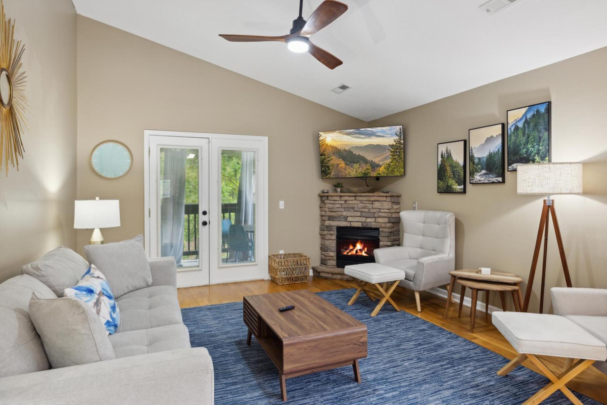 Charming 2 Bed Oasis With River Access Hot Tub And Outdoor Fun Sleeps 6 Comfortably * Pigeon Forge