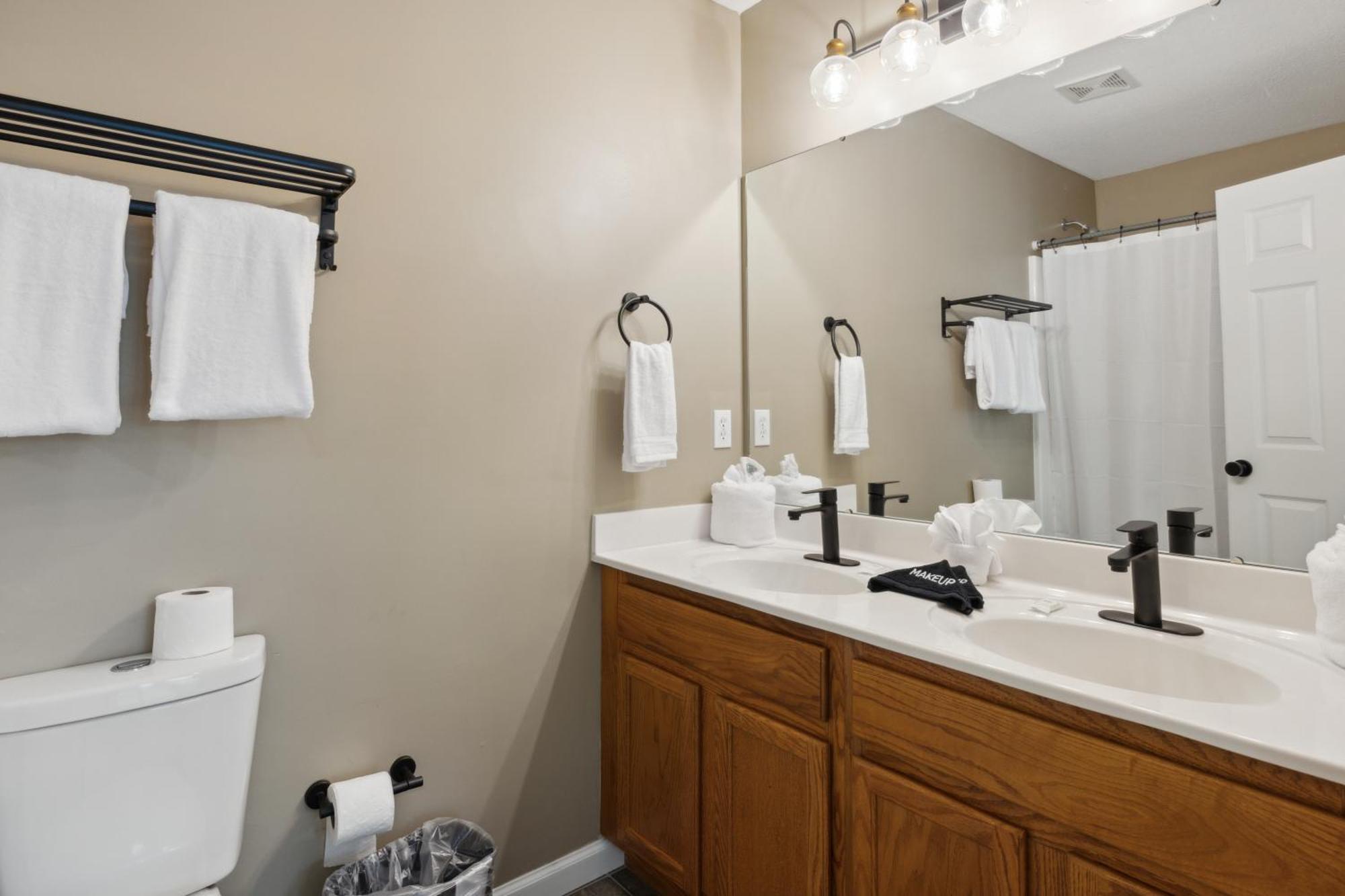 Charming 2 Bed Oasis With River Access Hot Tub And Outdoor Fun Sleeps 6 Comfortably Holiday home Pigeon Forge