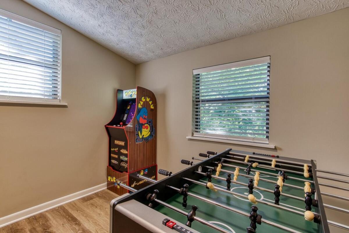 Serene W Hot Tub, Games, Wi-fi, Pets Ok * Pigeon Forge