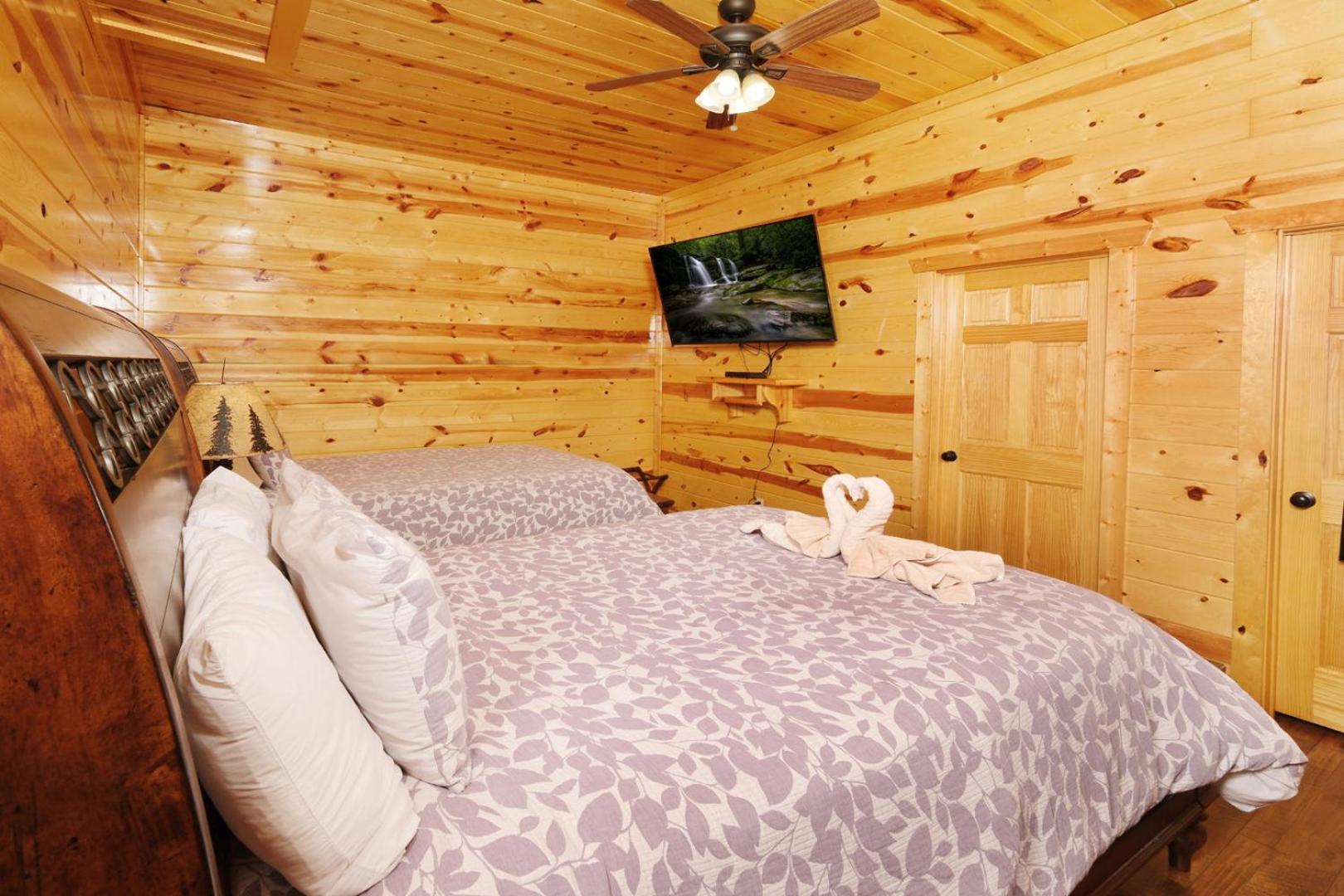 Pet Friendly 5br Indoor Pool Gameroom Theater * Pigeon Forge
