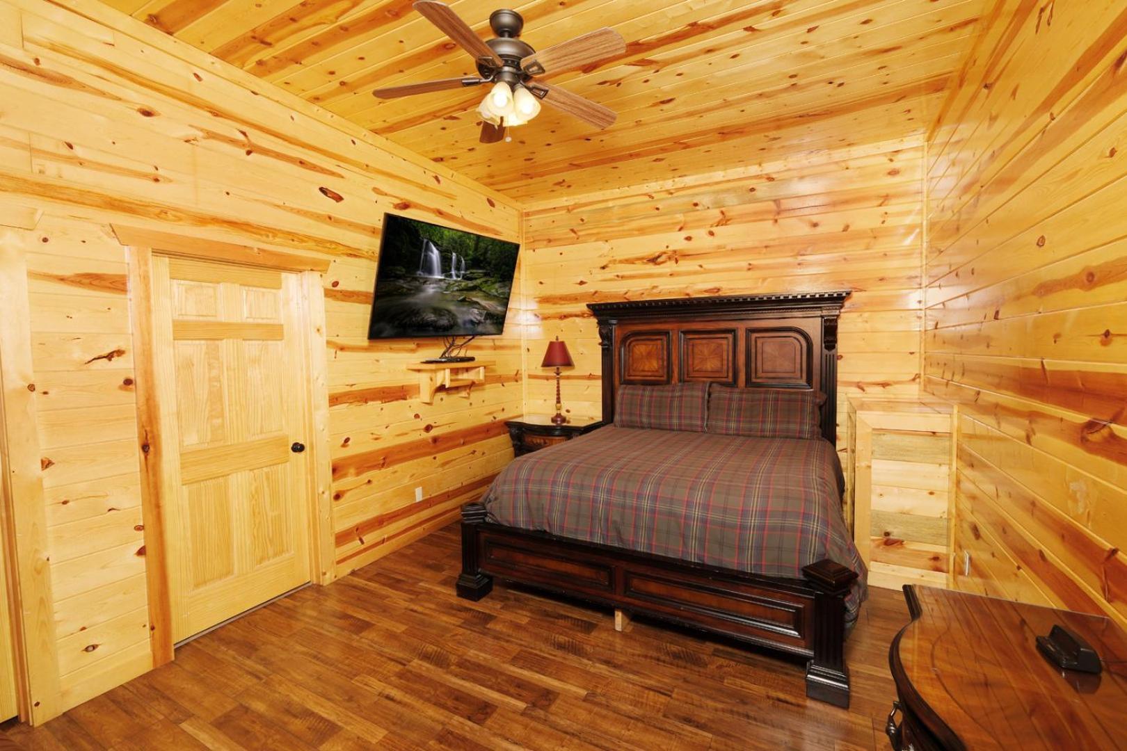 Pet Friendly 5br Indoor Pool Gameroom Theater Pigeon Forge