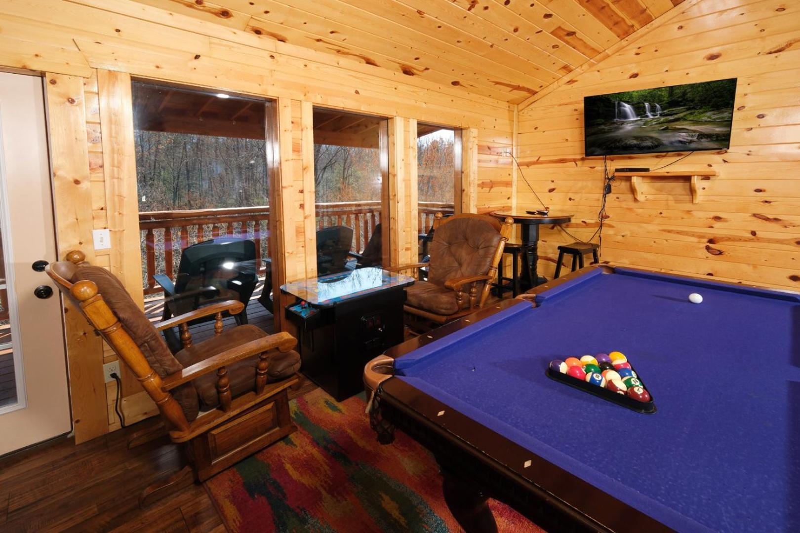 Pet Friendly 5br Indoor Pool Gameroom Theater Holiday home *