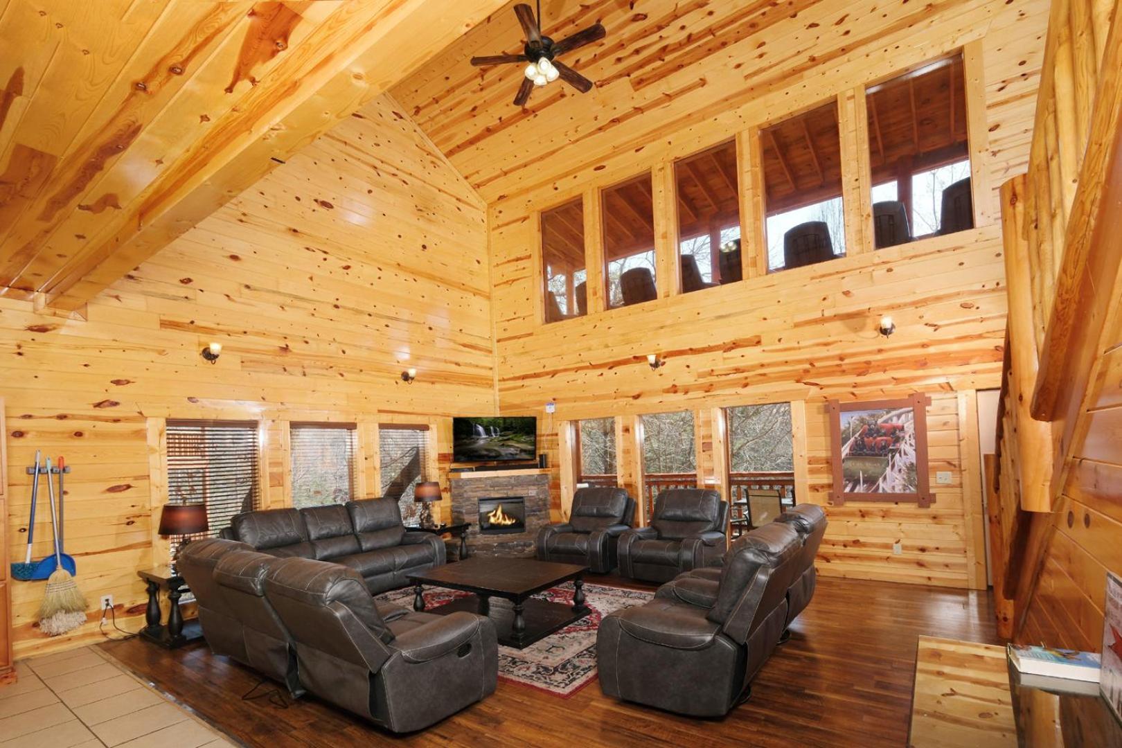 Pet Friendly 5br Indoor Pool Gameroom Theater Holiday home