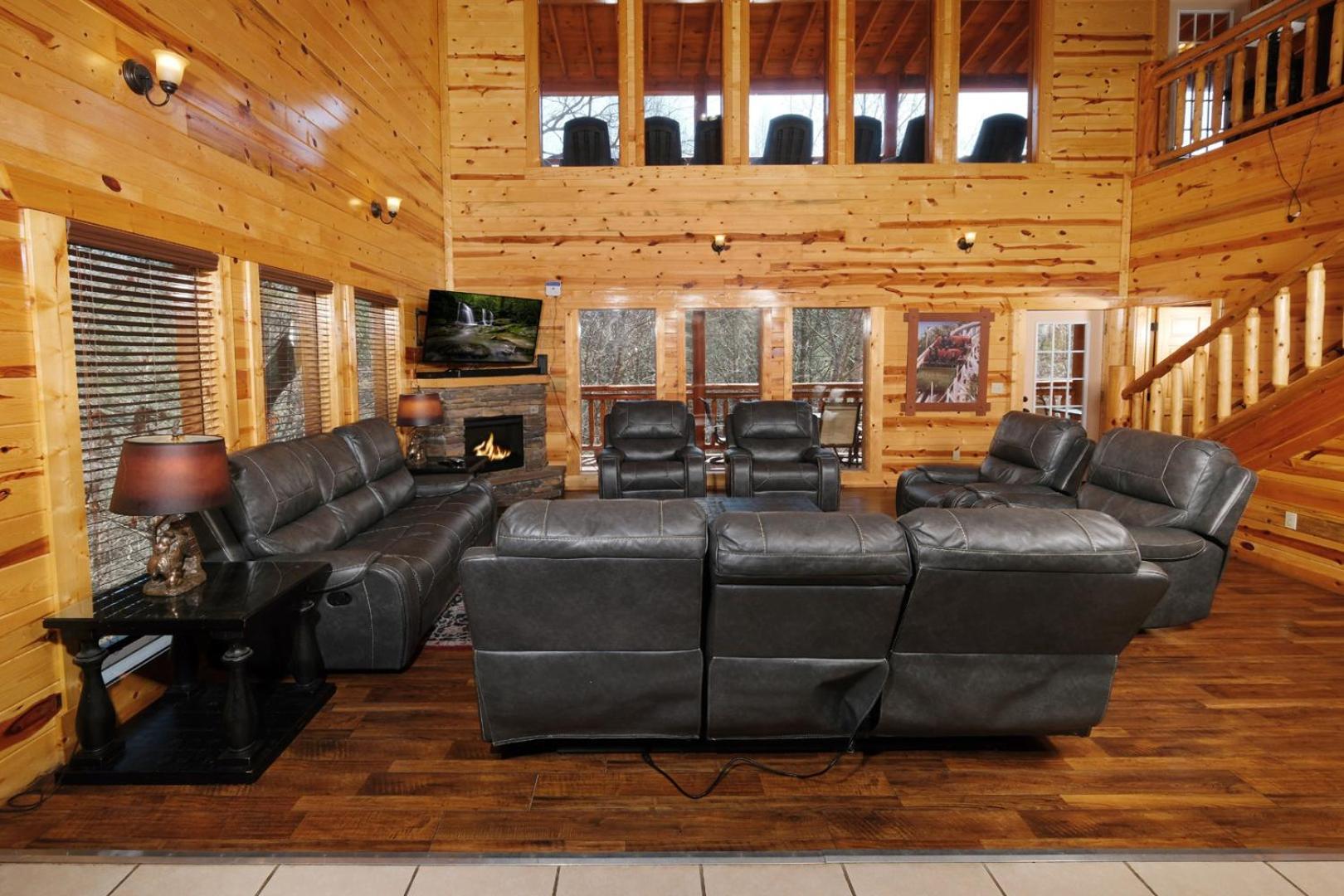 Pet Friendly 5br Indoor Pool Gameroom Theater Holiday home *
