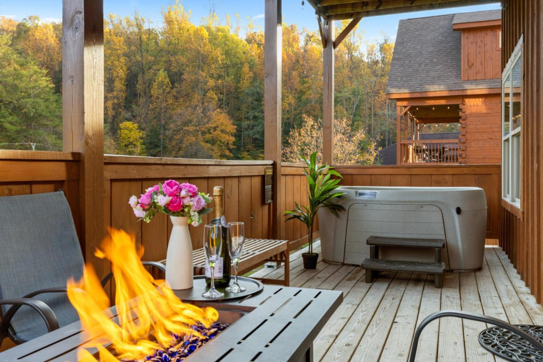 Enchanted Forest Hideaway By Ghosal Luxury Chalet Pigeon Forge