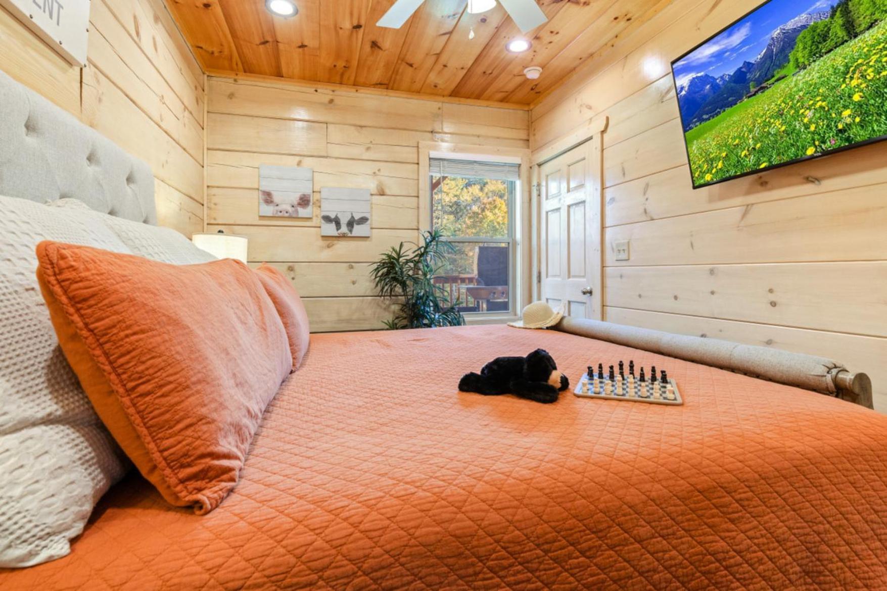 Enchanted Forest Hideaway By Ghosal Luxury Chalet Pigeon Forge